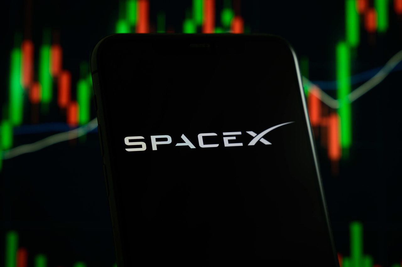 SpaceX stock sinks for a second-straight day, nearing $135 IPO price