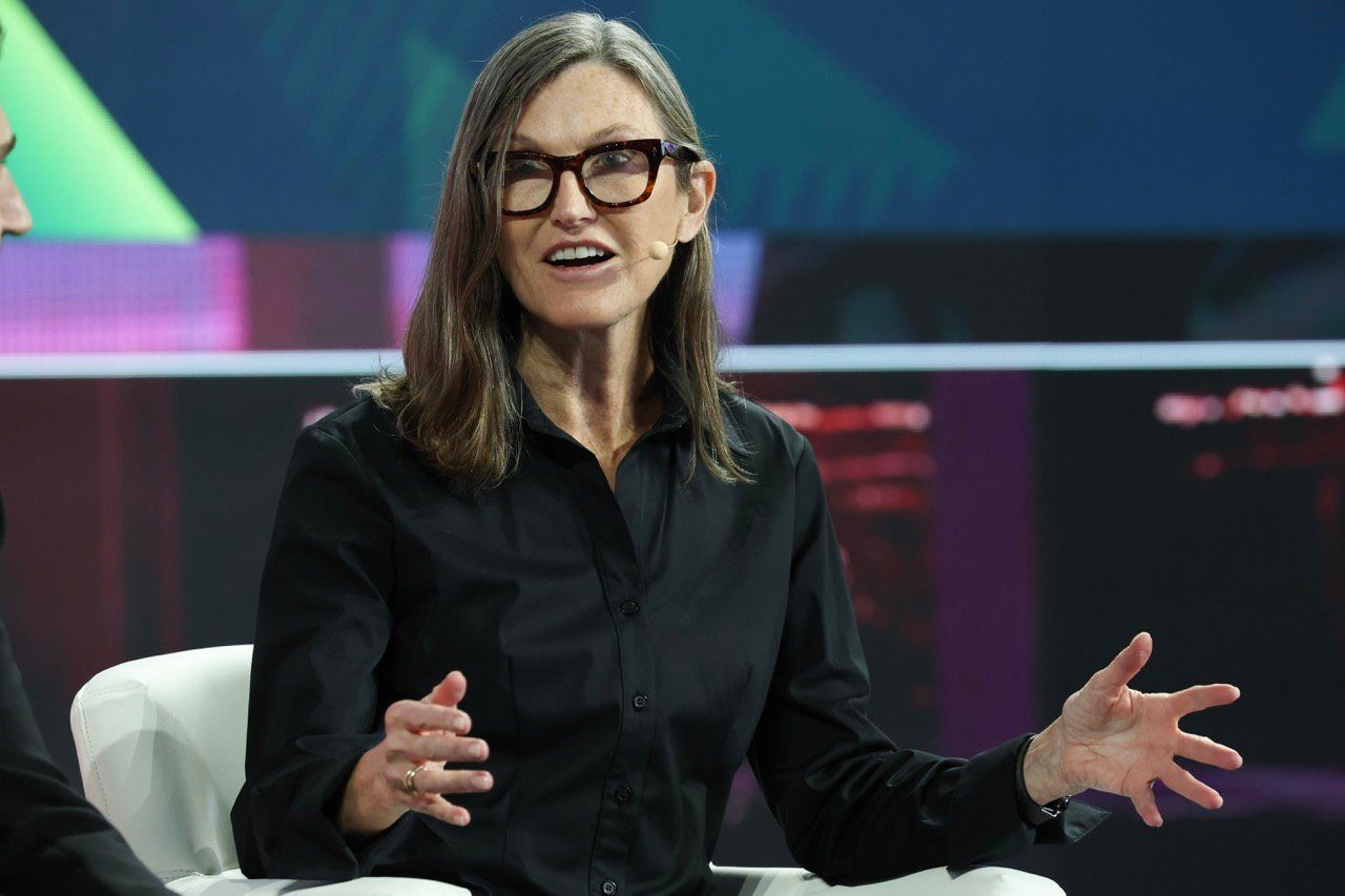 Cathie Wood Bought SpaceX Stock as Michael Burry Piled Into Palantir Puts. Here's What Each Bet Is Actually Pricing In.
