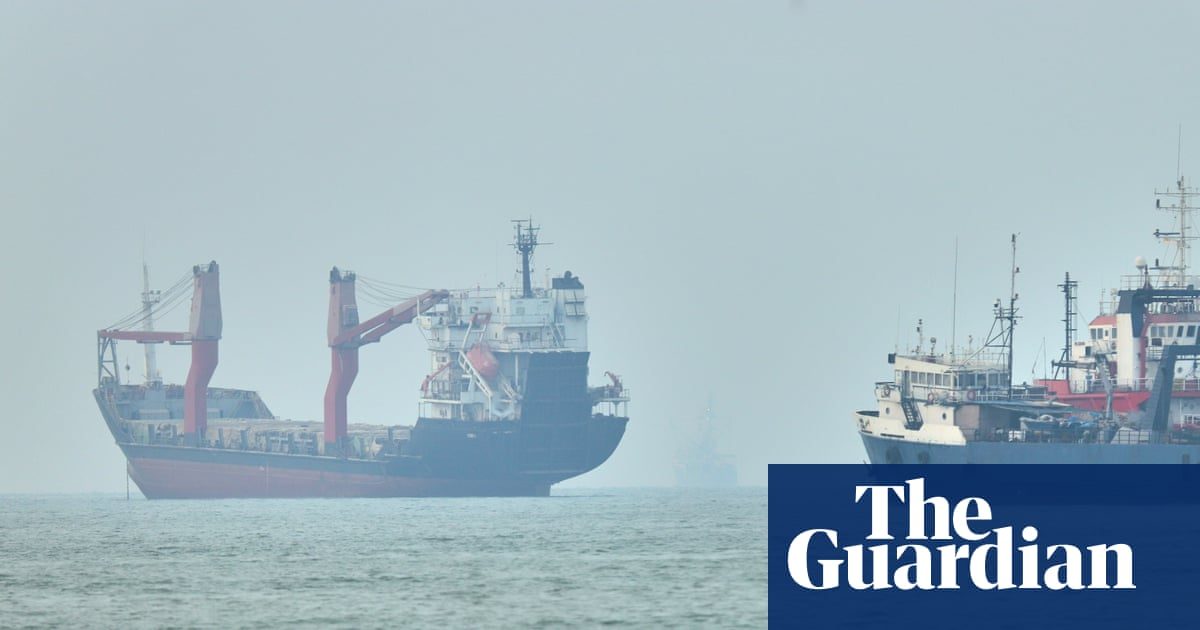 Oil prices fall as US pauses strikes on Iran over strait of Hormuz