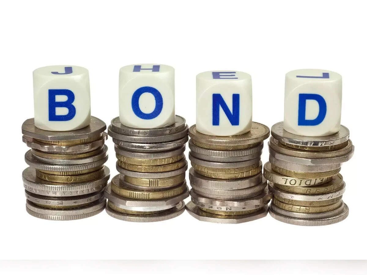 India bonds jump as oil crashes, dovish RBI may further boost rally
