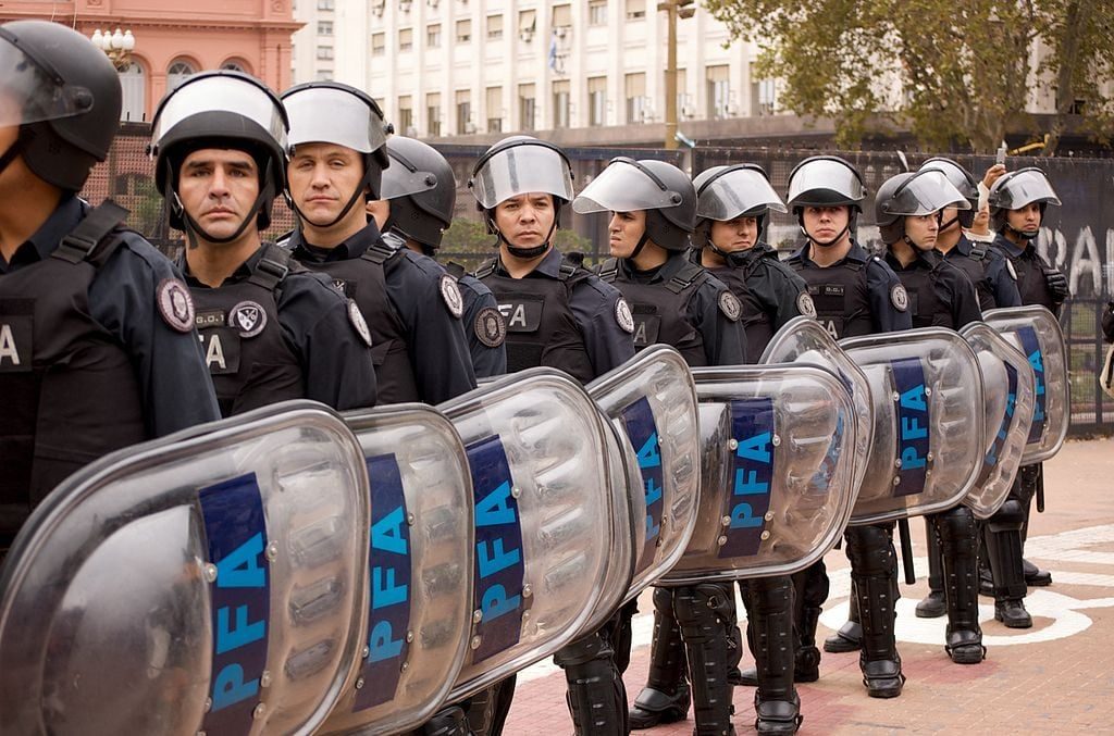 Argentina’s Security Minister Says Suicides in the Forces Rose 30%, and Points to Debt