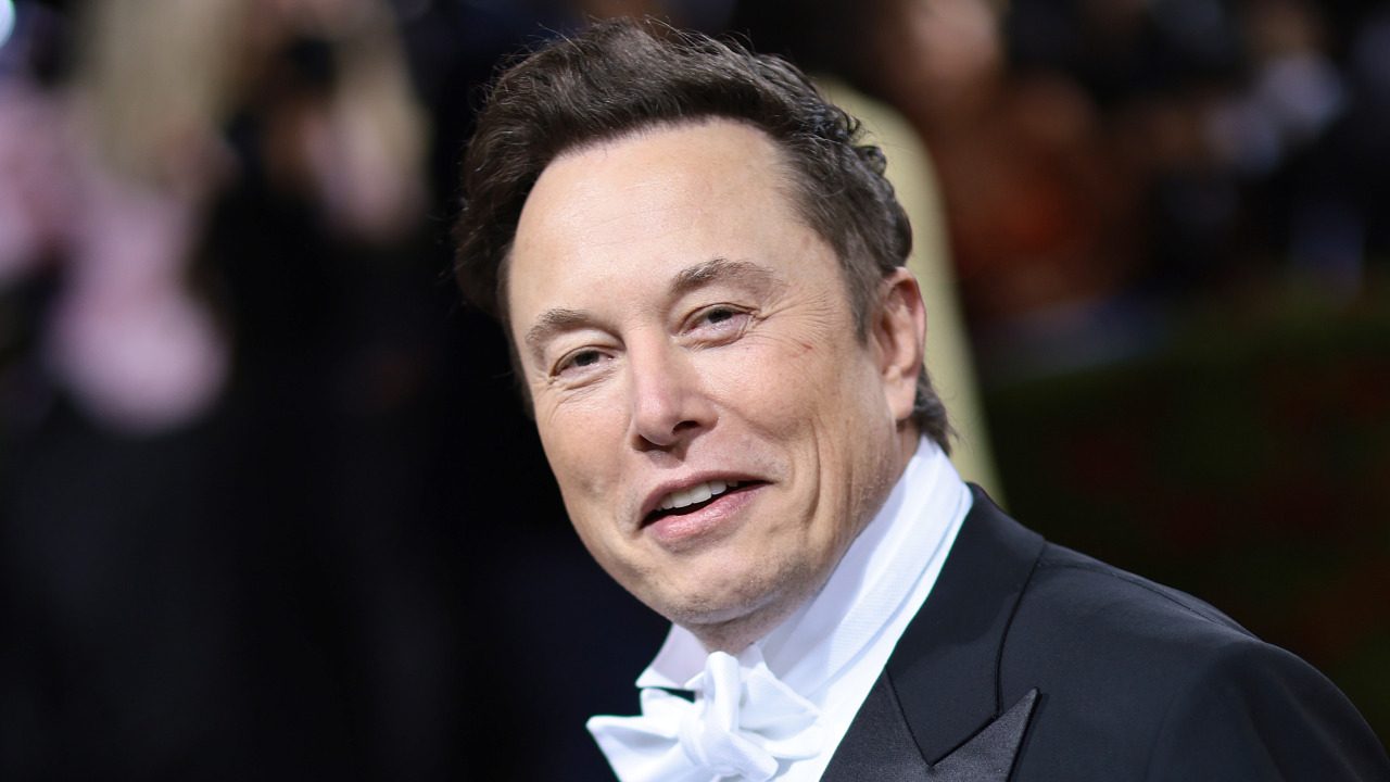 Elon Musk doesn’t really buy stocks — but says these 2 picks will be ‘pretty valuable’ in the future. Build wealth now