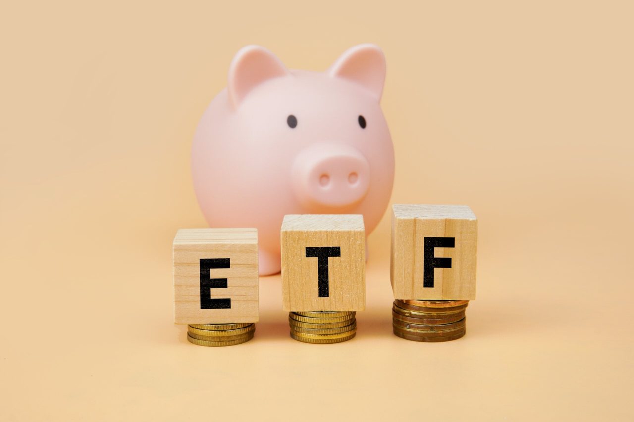 Why More Retirees Are Replacing Individual Dividend Stocks With Low-Cost Income ETFs