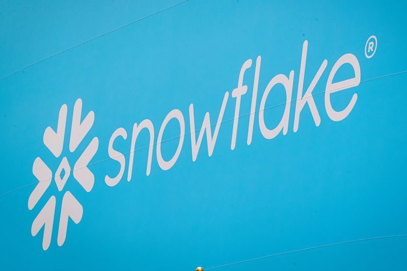 Snowflake unveils $448 million pay plan for CEO tied to ambitious stock targets