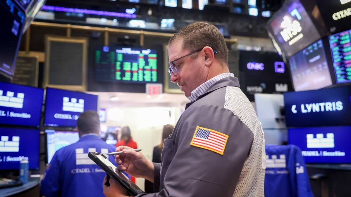 Stock Market Today (Aug. 28, 2029): S&P 500 futures edge lower ahead of Warsh speech