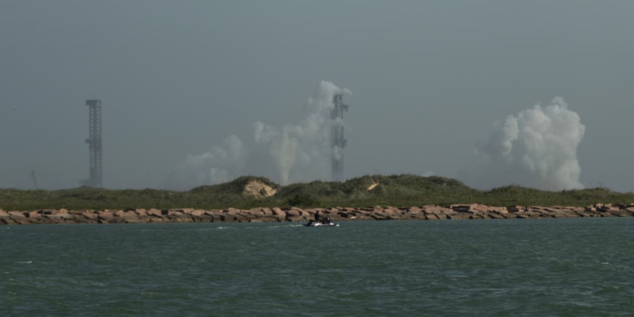 SpaceX Has Lost $1.4 Trillion in Market Value. A Defense Department Deal Would Help.