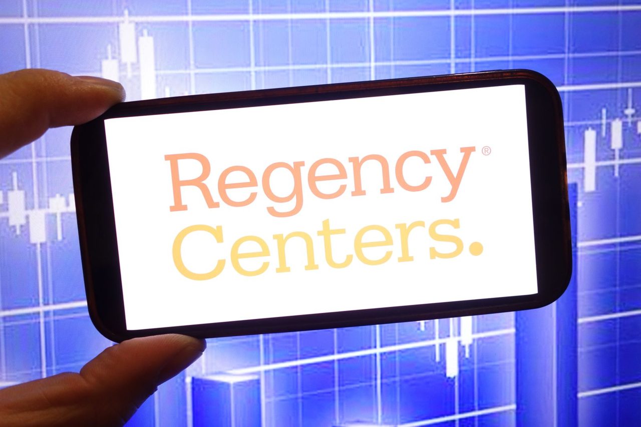 Are Wall Street Analysts Bullish on Regency Centers Stock?