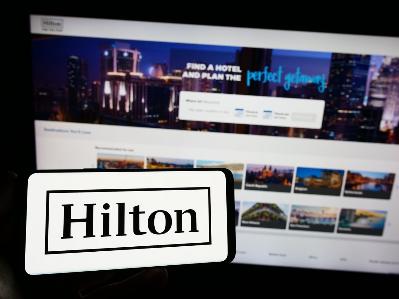 What Are Wall Street Analysts' Target Price for Hilton Stock?