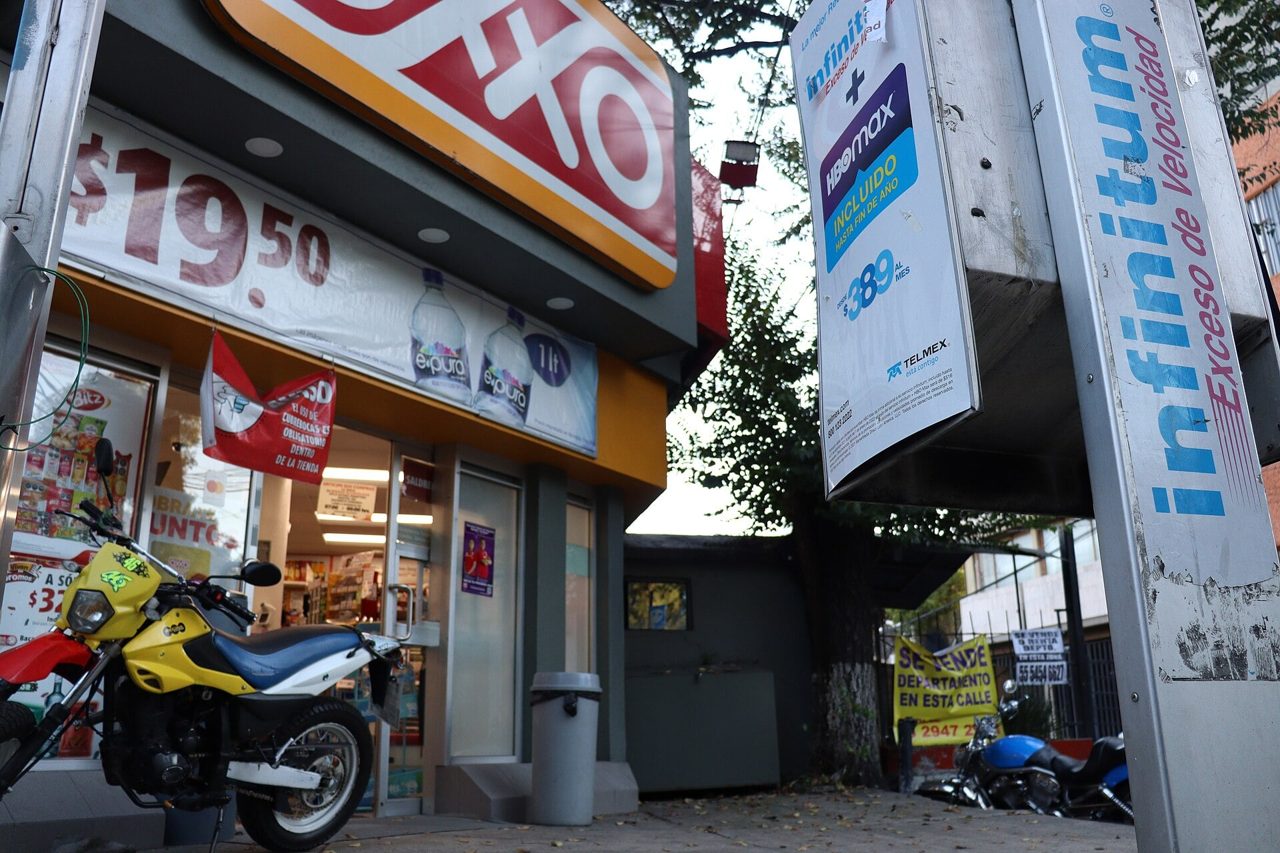 Salinas Pliego’s TV Azteca Faces $400 Million U.S. Debt Lawsuit Pressure
