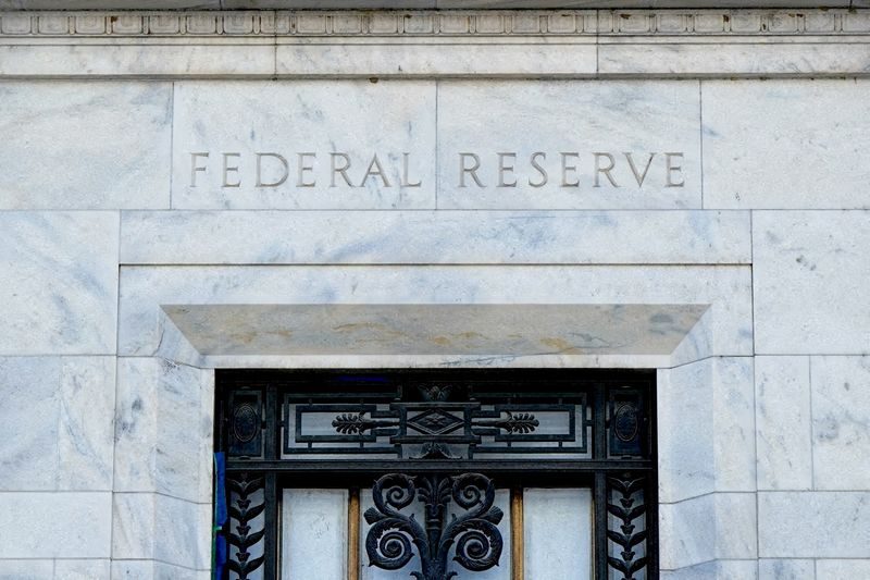Fed lending officer survey finds stable standard for many types of commercial, industrial loans