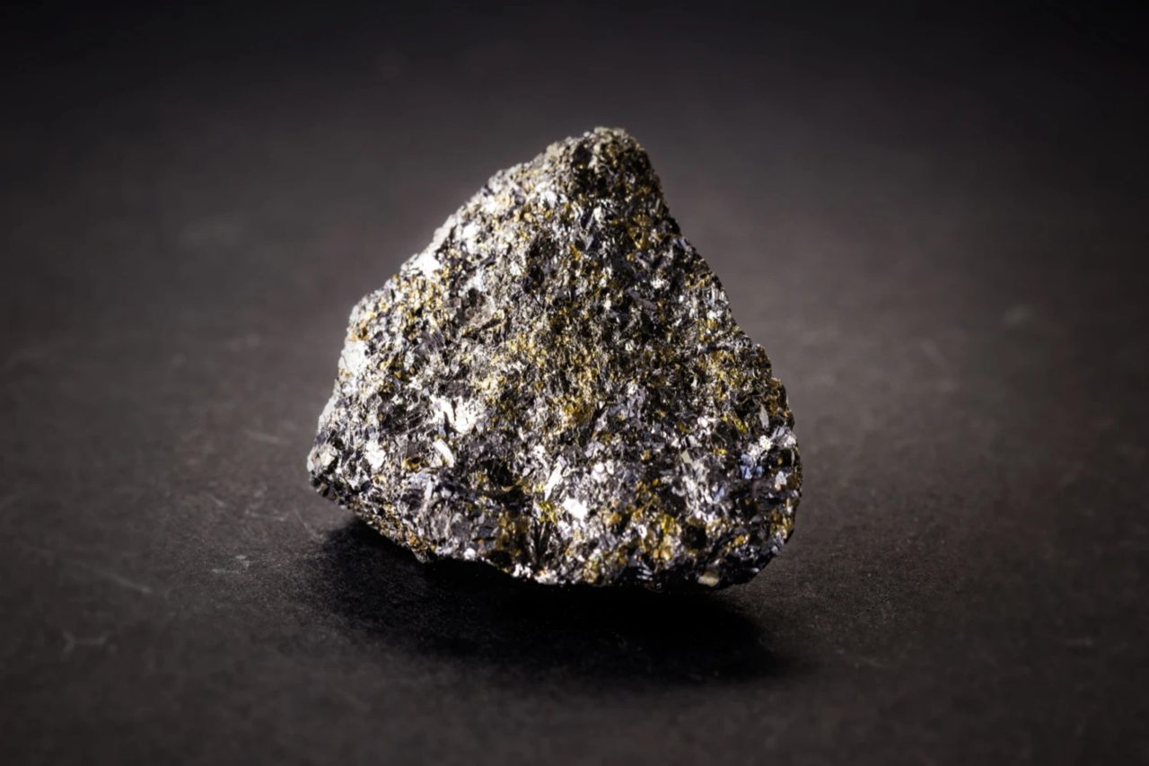 Zinc Gains as Smelter Tightness Meets Firm Demand