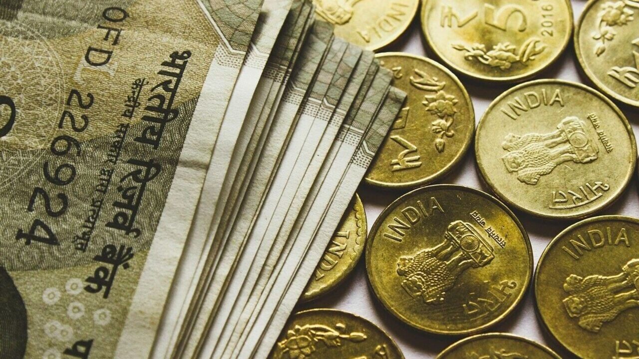 Rupee falls as RBI advances deadline for $50bn forex swap facility
