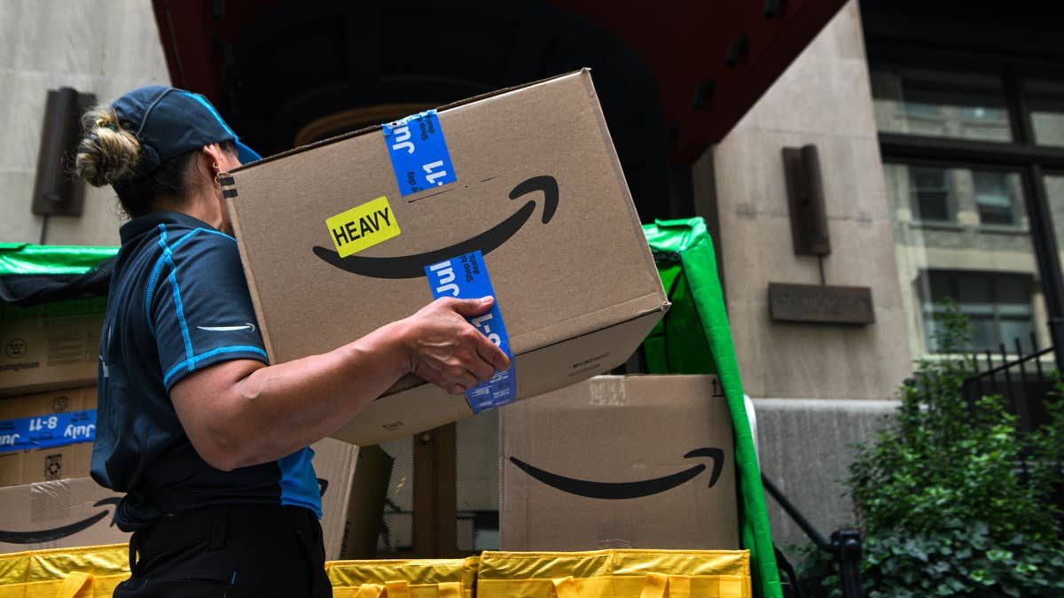 Amazon has a 2-in-1 laptop and tablet for only $60 that comes with a 5-piece accessories bundle