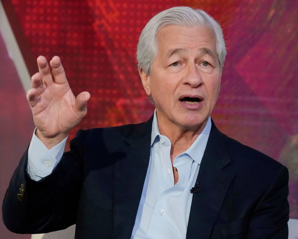 Dimon threatens £3bn London HQ over UK bank tax hikes