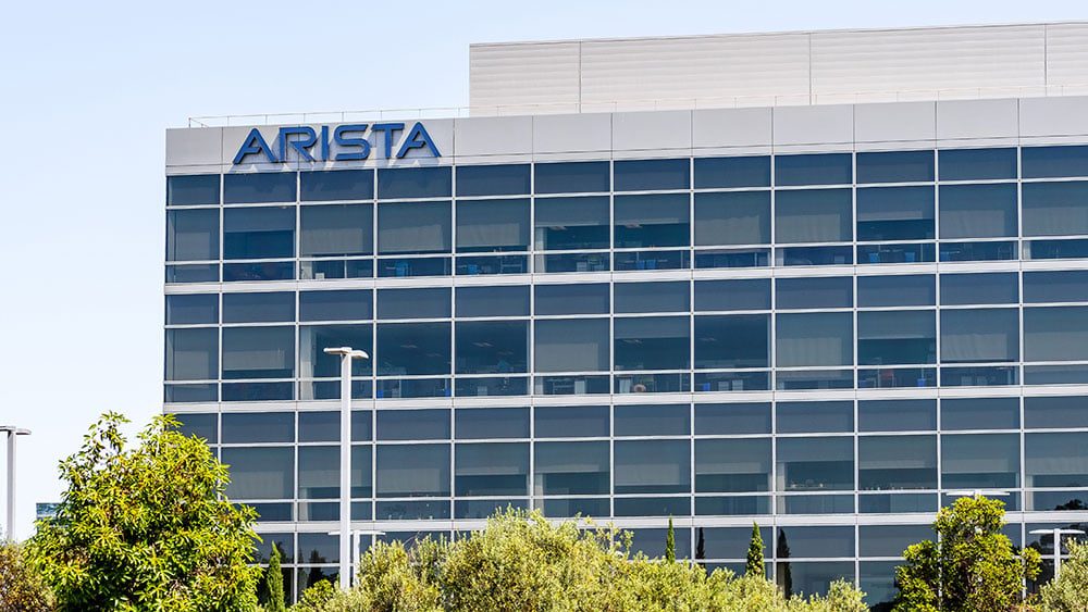 Arista Earnings Beat. Cloud Networking Leader Hikes 2026 Sales Guidance.