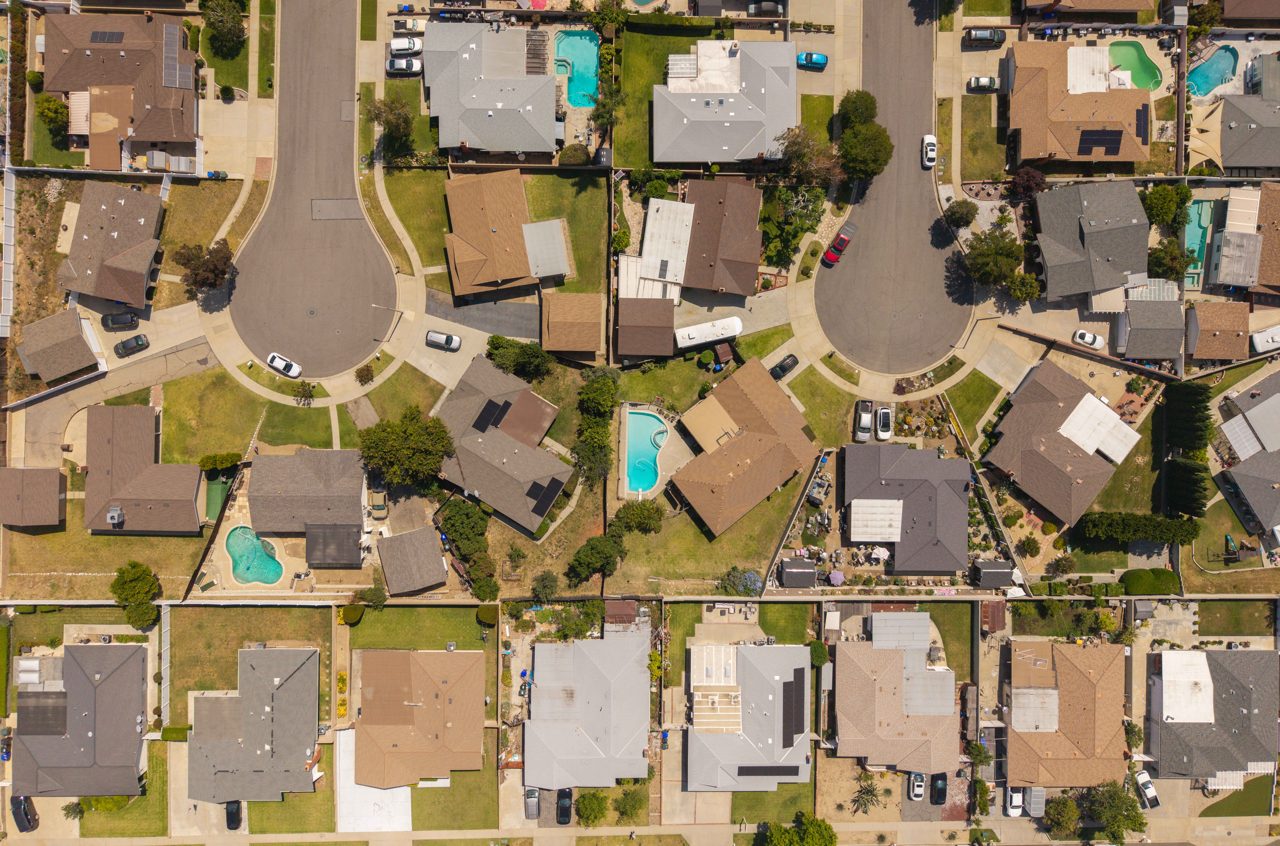 Sellers are pulling homes off the market at the fastest pace since 2020