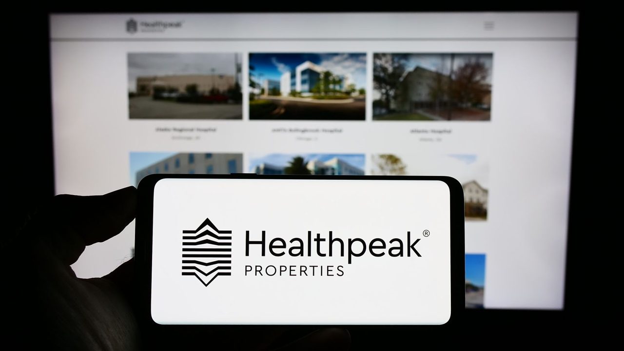 Is Wall Street Bullish or Bearish on Healthpeak Properties Stock?