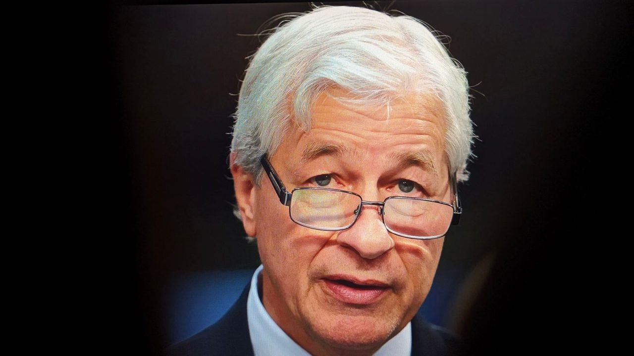 Jamie Dimon personally contacts US CEOs as companies speed up AI adoption