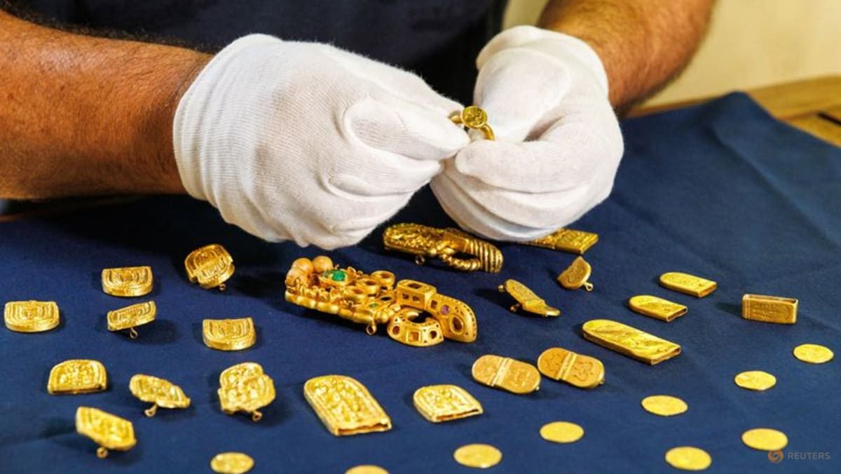 Byzantine gold objects help archaeologists uncover past of ship wrecked off Croatia