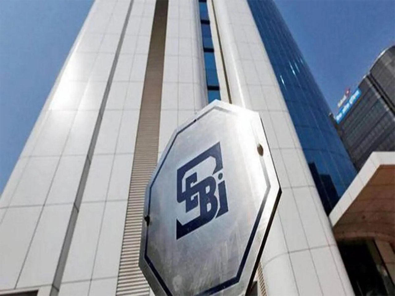Sebi drops Rs 3,912 crore probe against Max Financial, Axis Bank over disclosure lapses
