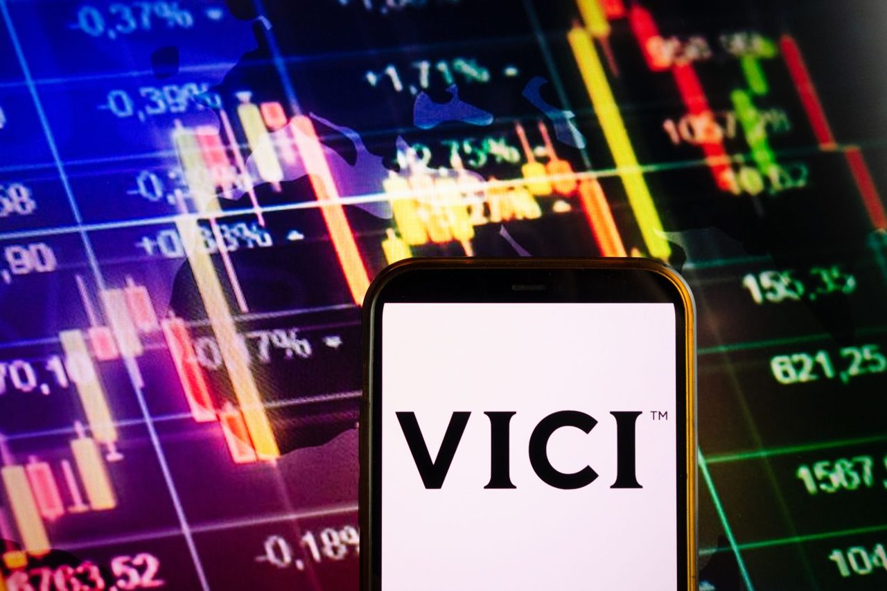 Is Wall Street Bullish or Bearish on VICI Properties Stock?