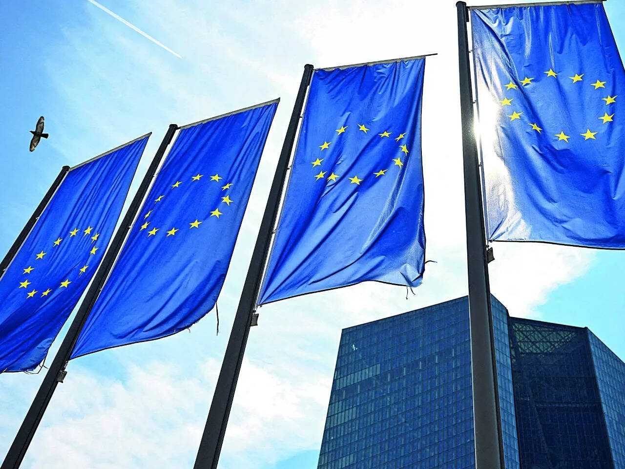 Global Market: Euro zone bond yields hover near 15-year highs as Middle East war fuels inflation fears