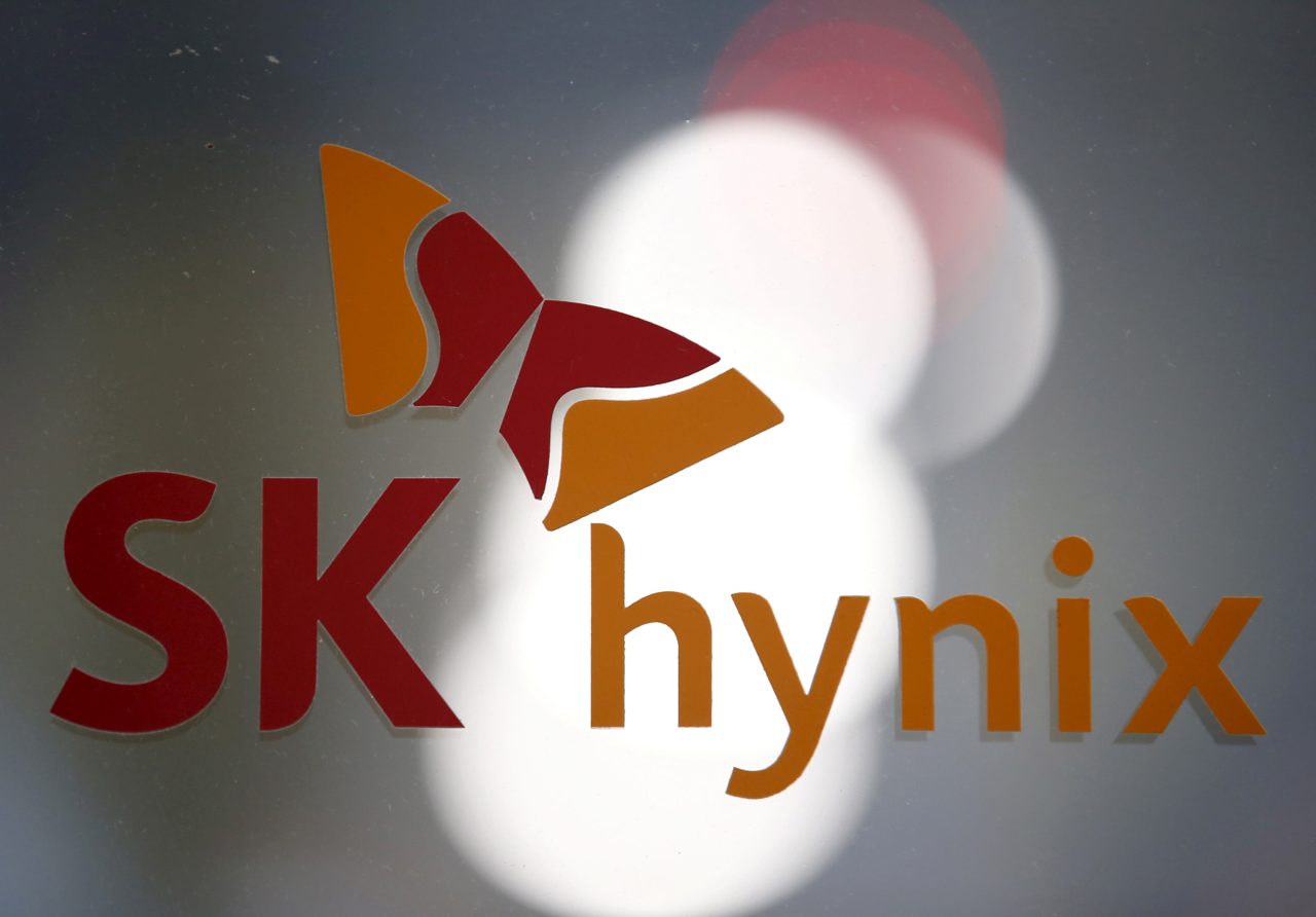 Chip giant SK Hynix jumps 13% in US market debut