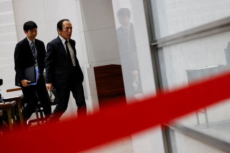 Global stocks tick up with oil steady on Hormuz plans