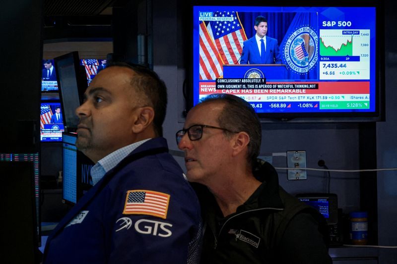 U.S. equity funds draw inflows as rate-hike concerns ease