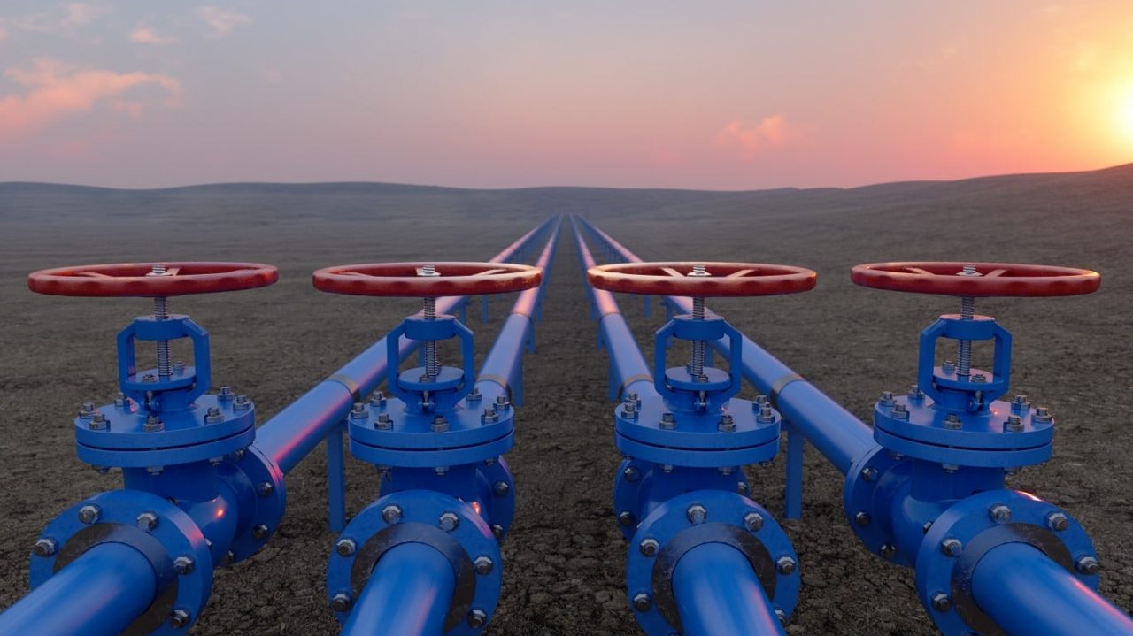 Oil Pipeline Boom Transforms AMLP Into Income Machine With Quarterly Raises Ahead
