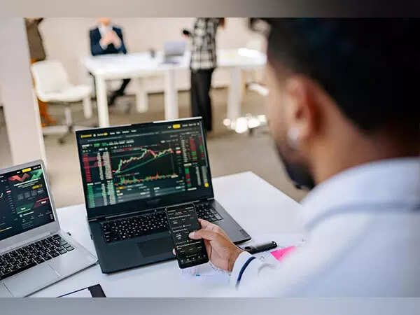 Broker earnings stay under pressure in Q1 as derivatives trading slows