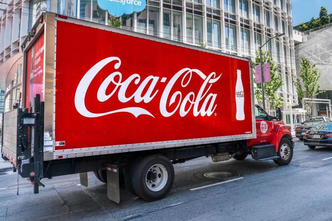What Are Wall Street Analysts' Target Price for Coca-Cola Stock?