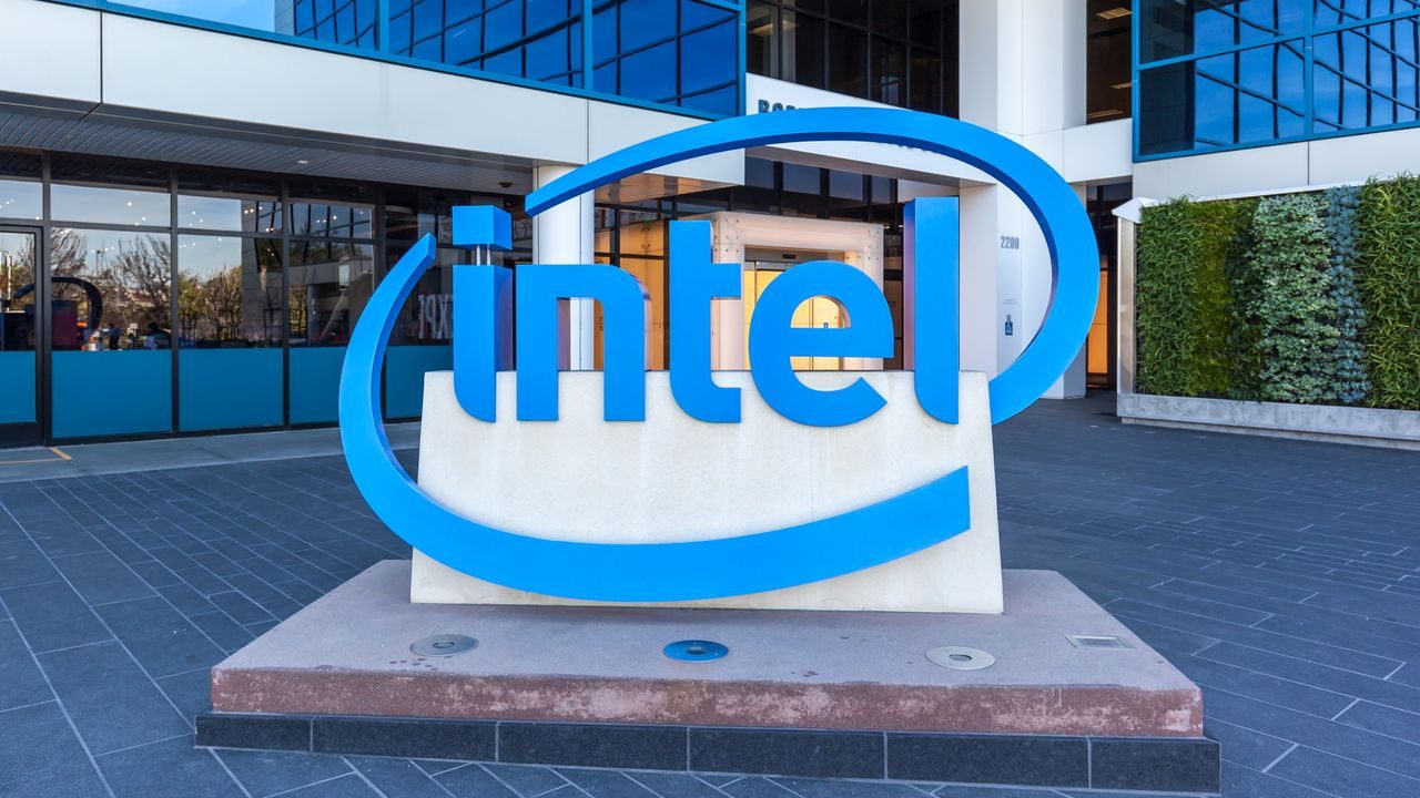 Intel earnings may beat views as server demand, pricing rise