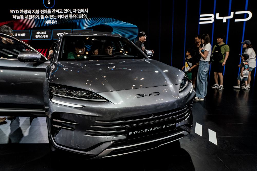 Automakers urge Congress to permanently ban Chinese connected vehicles in U.S.