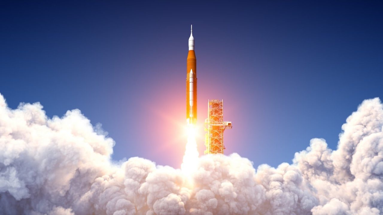 SpaceX and AST SpaceMobile Fall 5%, Rocket Lab Sheds 4% as China Rocket Milestone and Oil Spike Hit Space Stocks