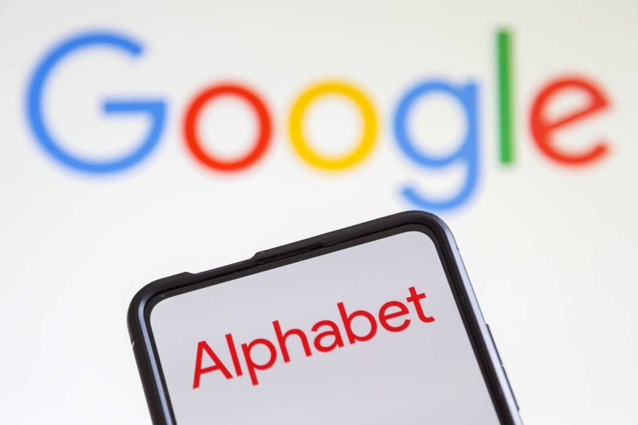 Alphabet Sends Huge Market Signal with Surprise Hardware Push. How to Play GOOGL Stock Here.