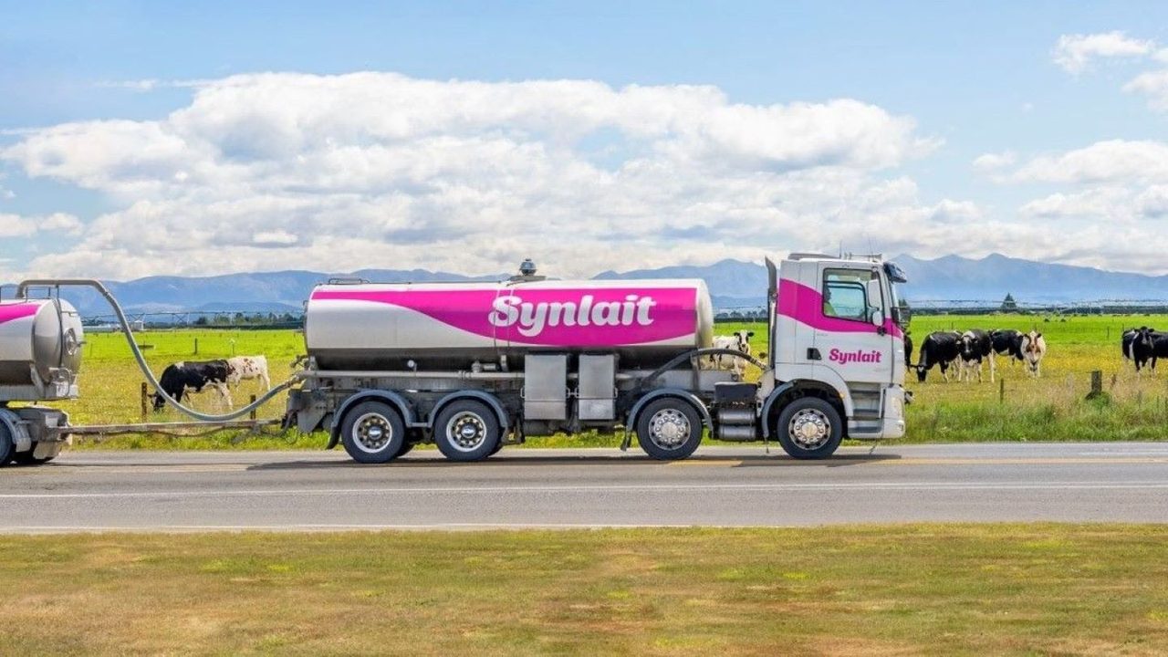 Synlait denies takeover talks with A2 Milk, Fonterra