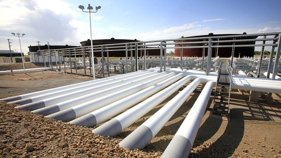 US crude builds as SPR hits 43-year low, Brent tops $91