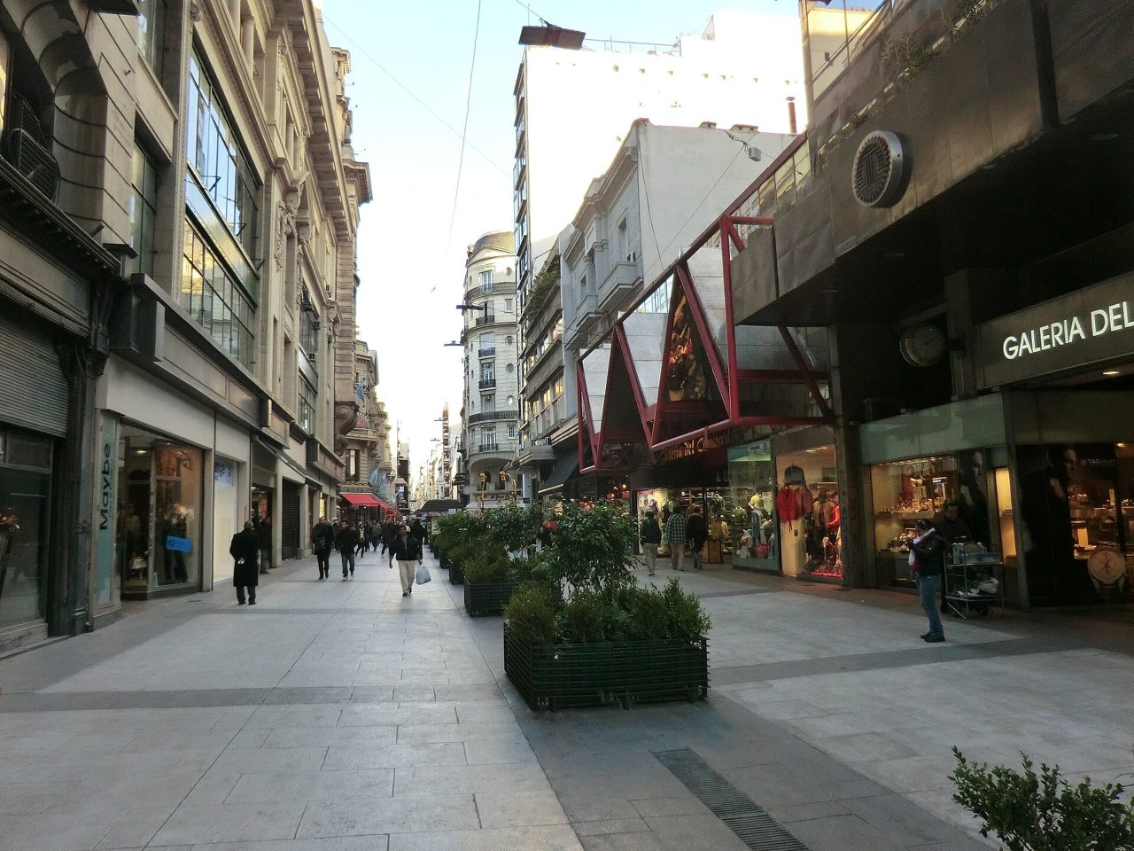 Argentina Retail Vacancies Rise as Two-Speed Economy Bites