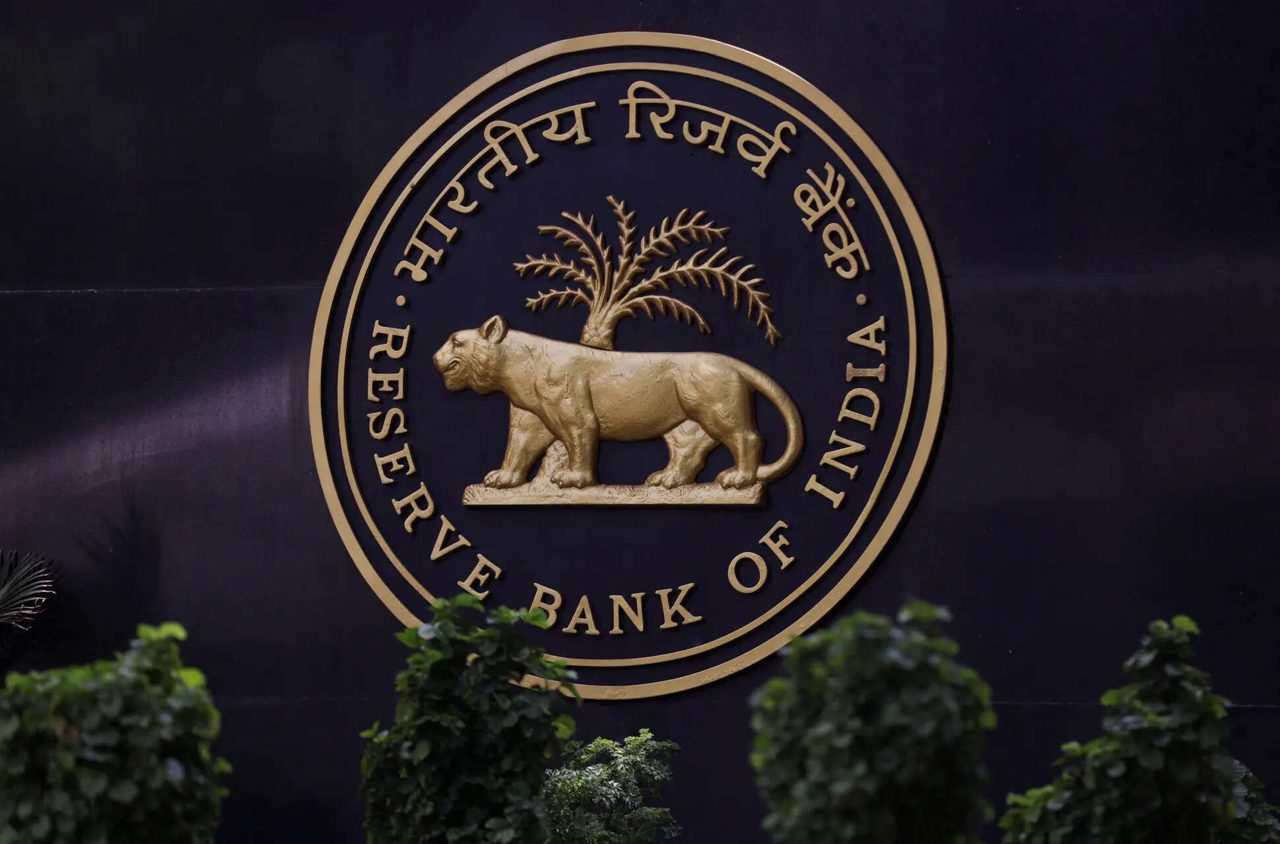 RBI settles for less in Rs 30,000-cr bond switch