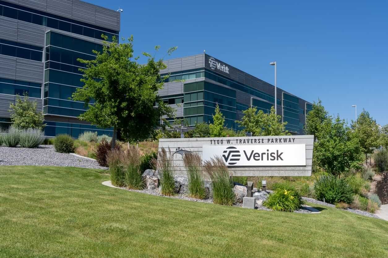 Do Wall Street Analysts Like Verisk Analytics Stock?