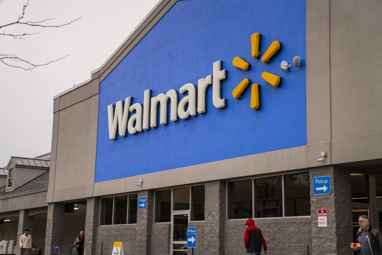 Walmart Raises Full-Year Guidance, but U.S. Comparable Sales Growth Slowed to Just 2.6%. Here's What Investors Need to Know.