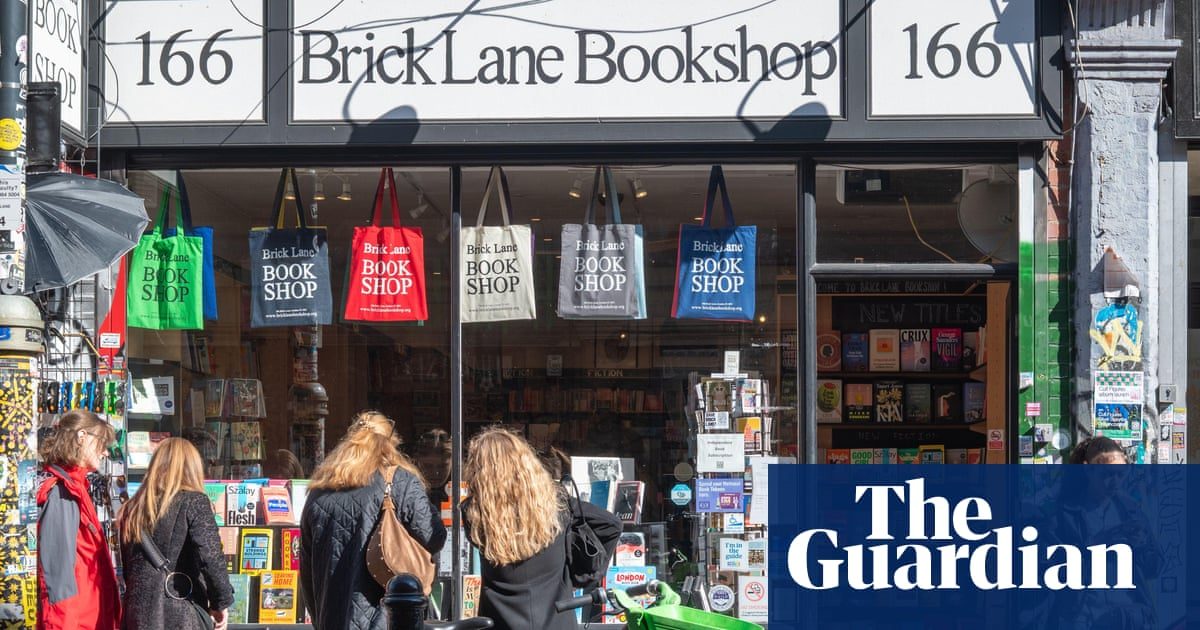 Philip Pullman and Maggie O’Farrell among authors urging Burnham to cut business rates on bookshops