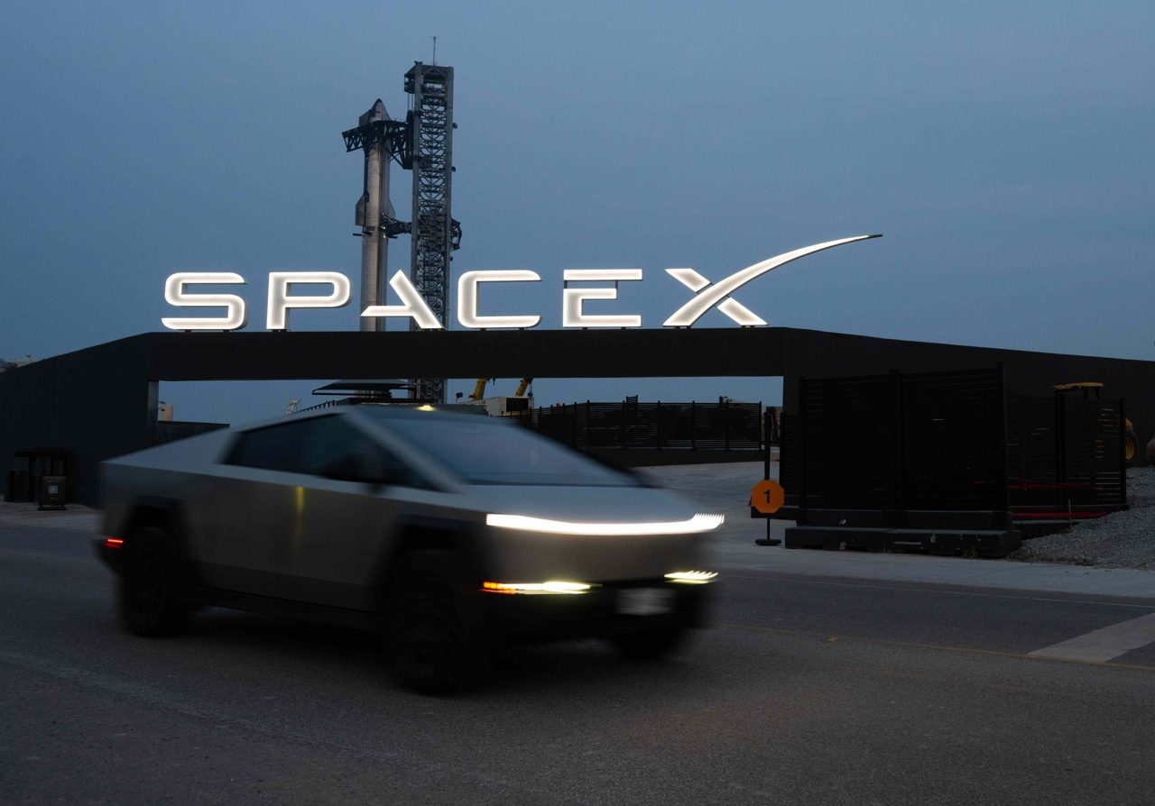 SpaceX Stock Drops Below $140 for the First Time