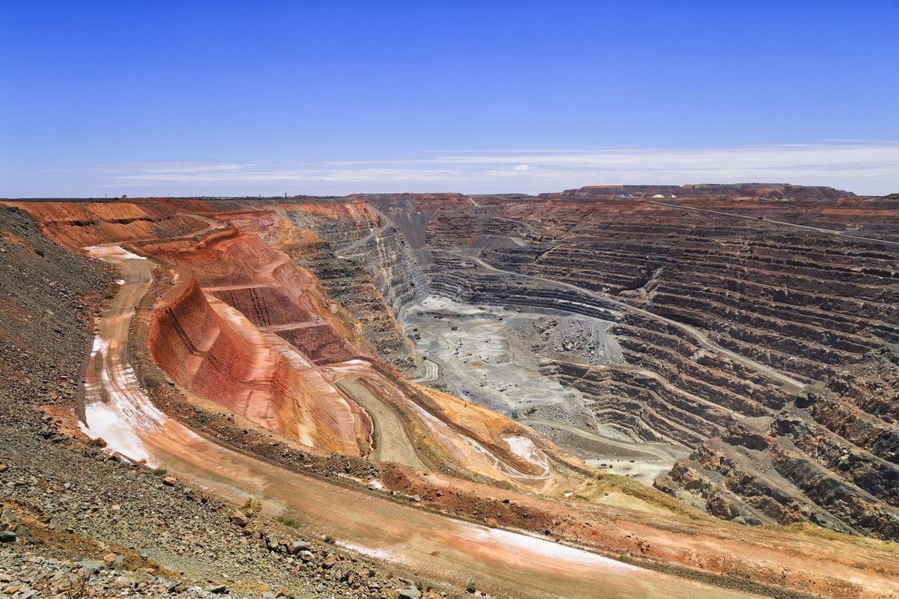 My Take on Barrick Mining's Pullback: This Is a Buying Window, Not a Red Flag.