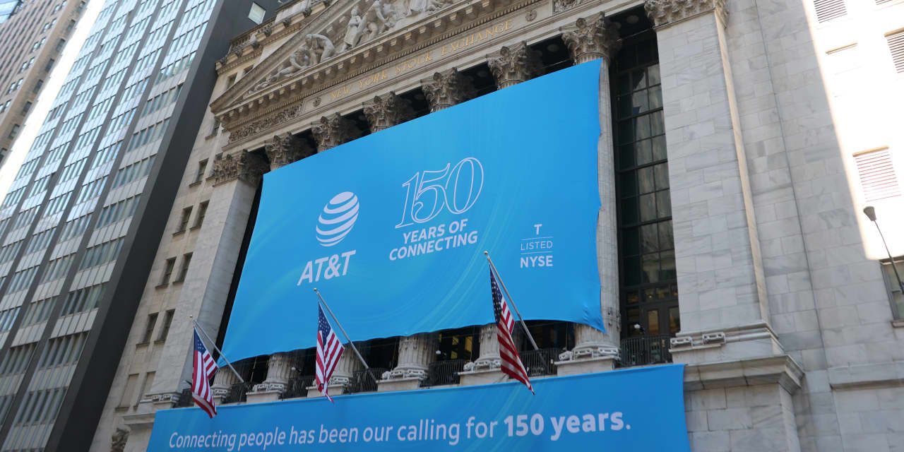 AT&T Stock Rises as Earnings Beat Helps Ease SpaceX Fears