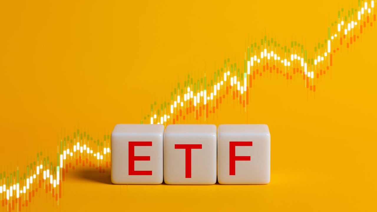 4 Monthly Dividend ETFs Paying 10 to 14 Percent to Close Out 2026