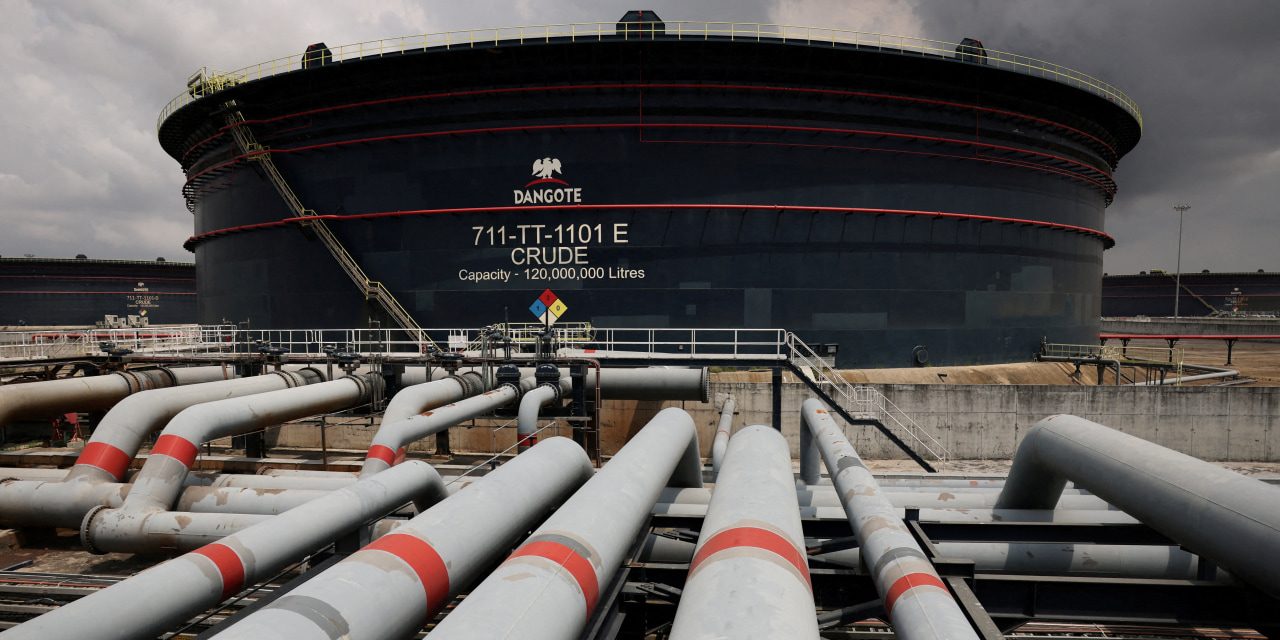 Oil Extends Gains With No Progress Seen on Hormuz Standoff