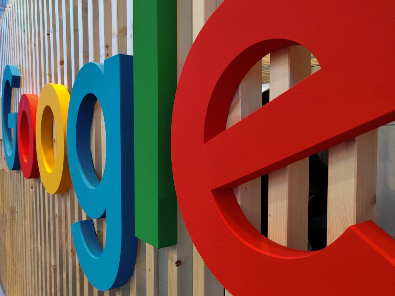 Alphabet Inc. (GOOGL): 8 Best Stocks to Buy Following Federal Reserve Pivot Expectations
