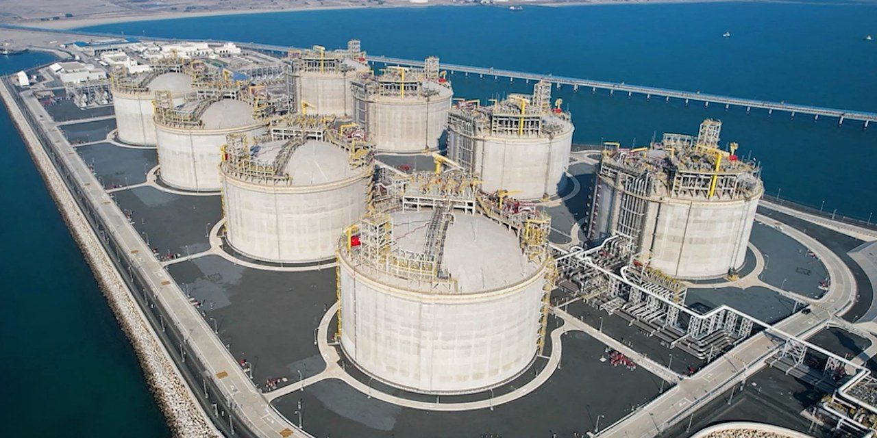 Oil Prices Mixed as Middle East Supply Risks Persist